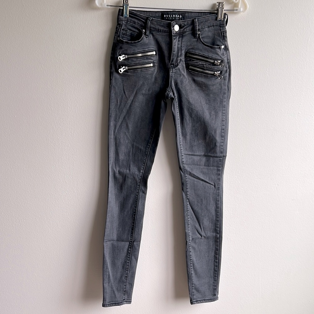 Bullhead Denim Junior’s Edgy Gray Skinny Jeans Size 24